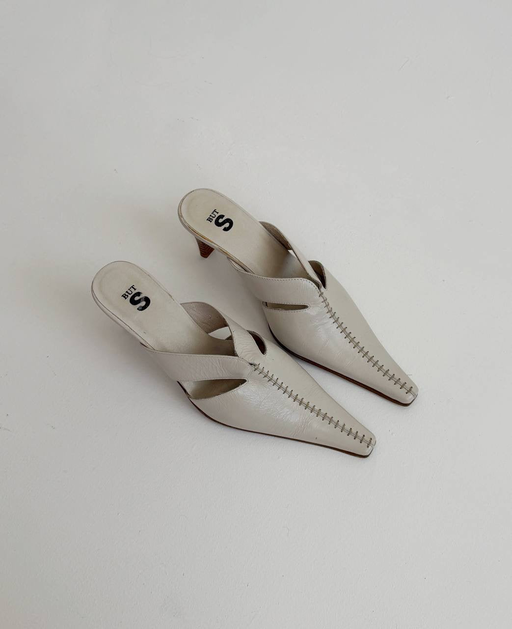 Vintage genuine leather ivory mules