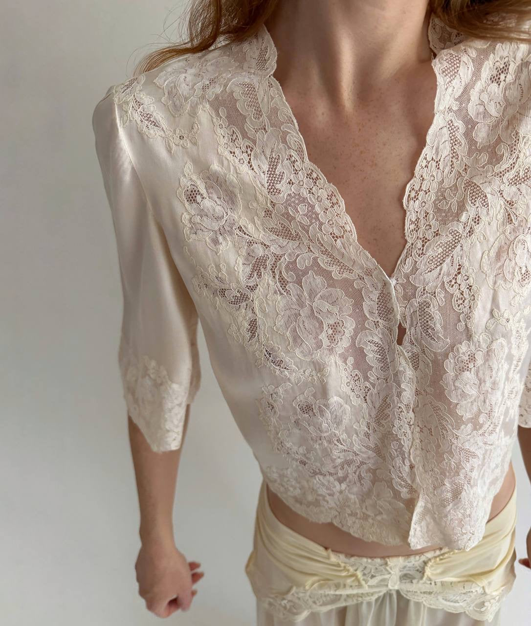 Vintage 1940s 100% pure silk satin cream blouse