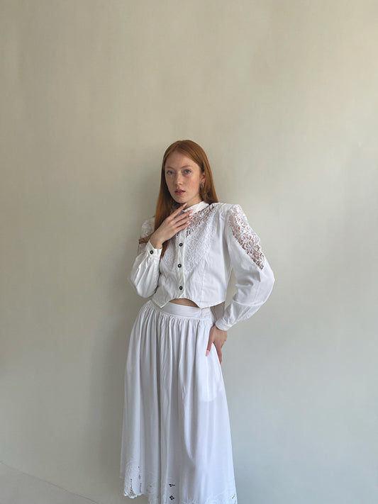 Vintage cotton blouse with lace