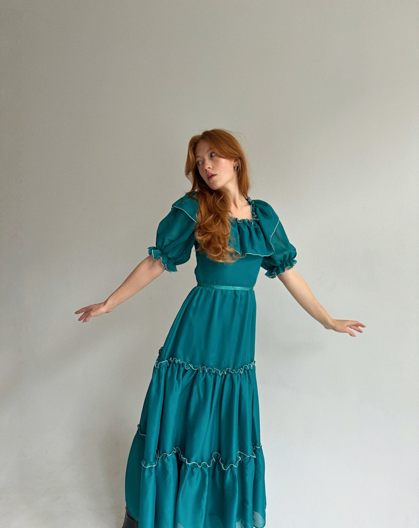 Vintage dress with ruffled and elastic neckline