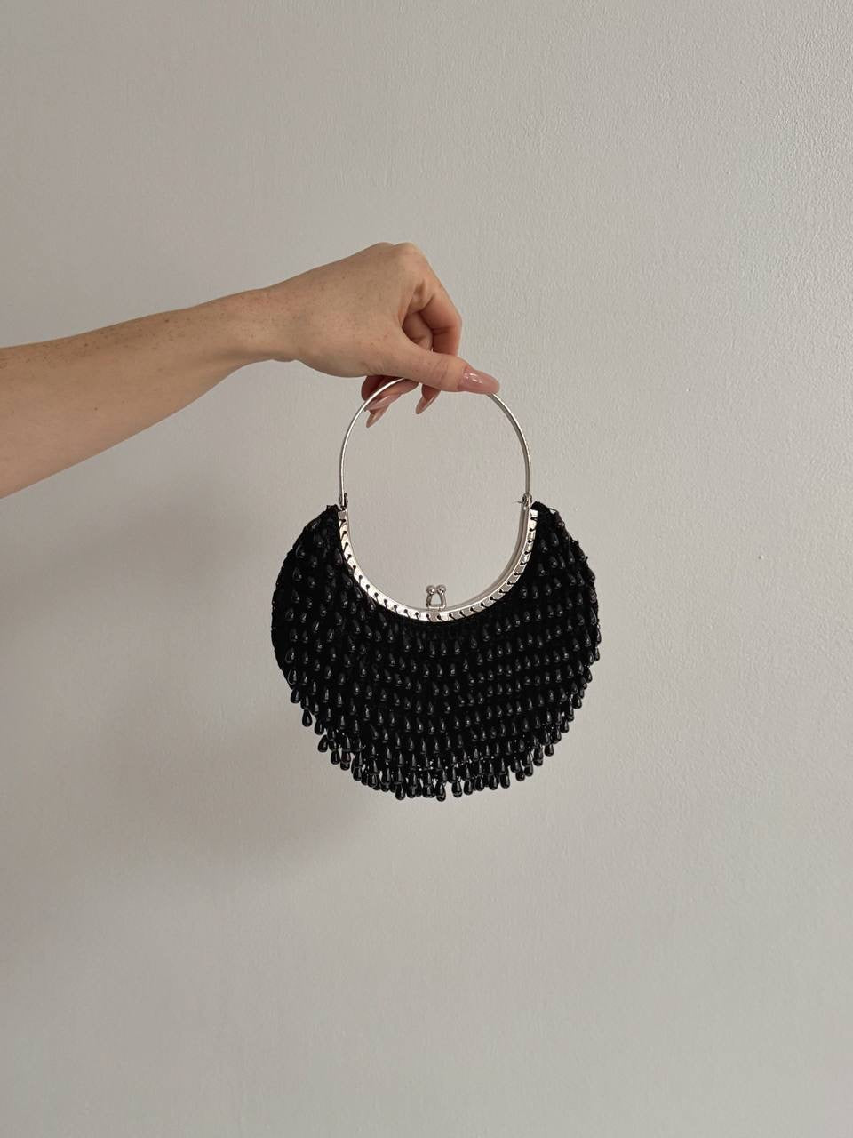 Vintage beaded round hand bag with steel round hand