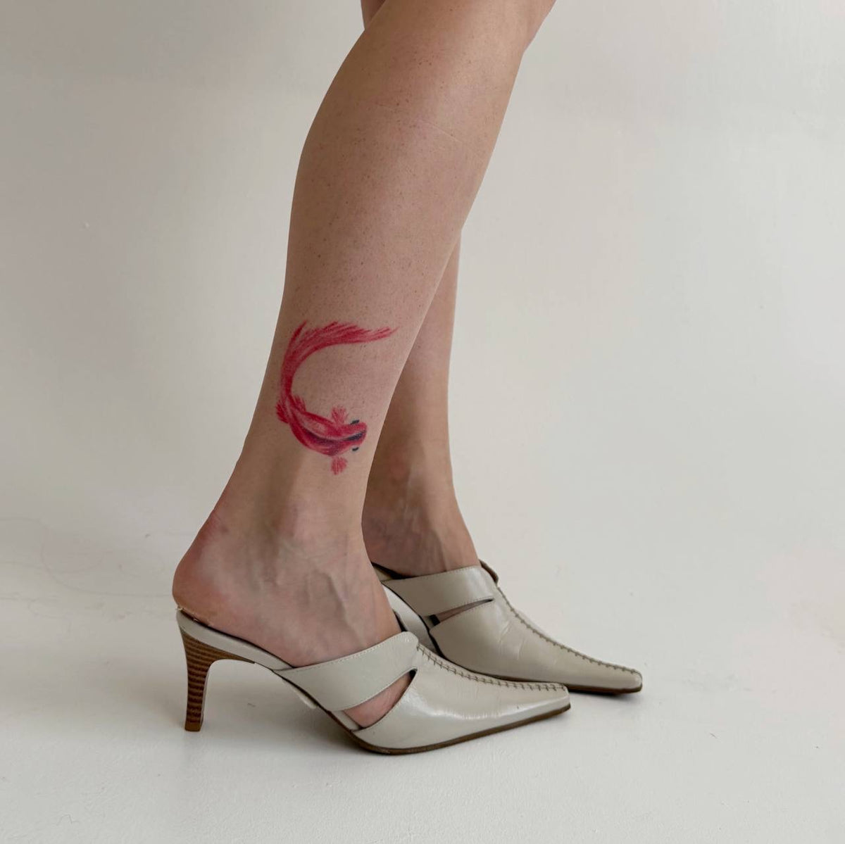 Vintage genuine leather ivory mules