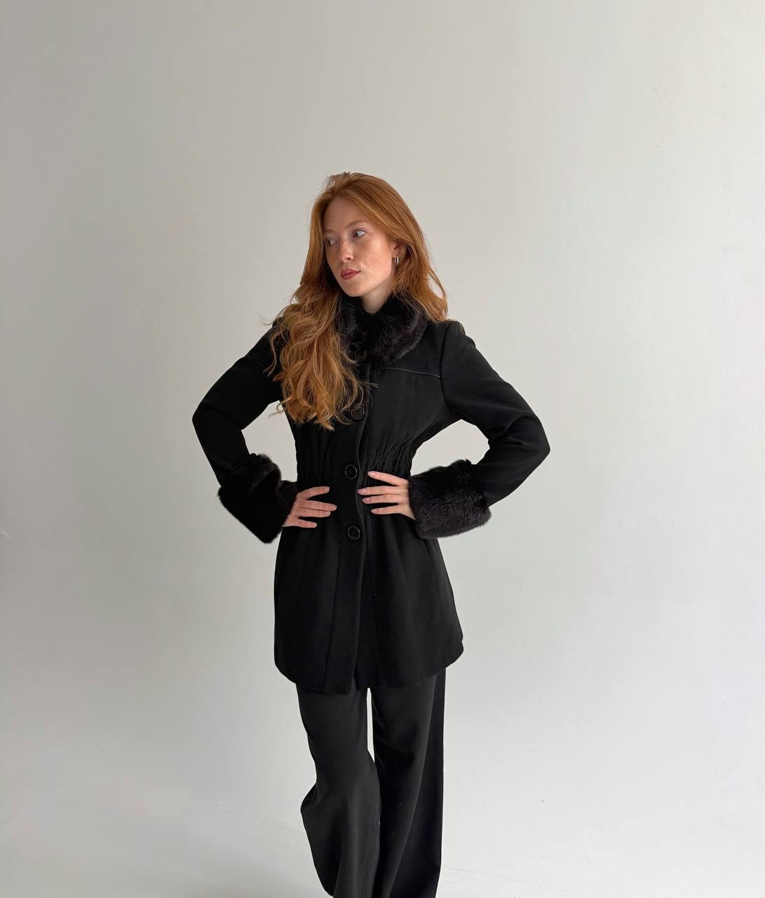 Y2K black waisted coat with fur collar