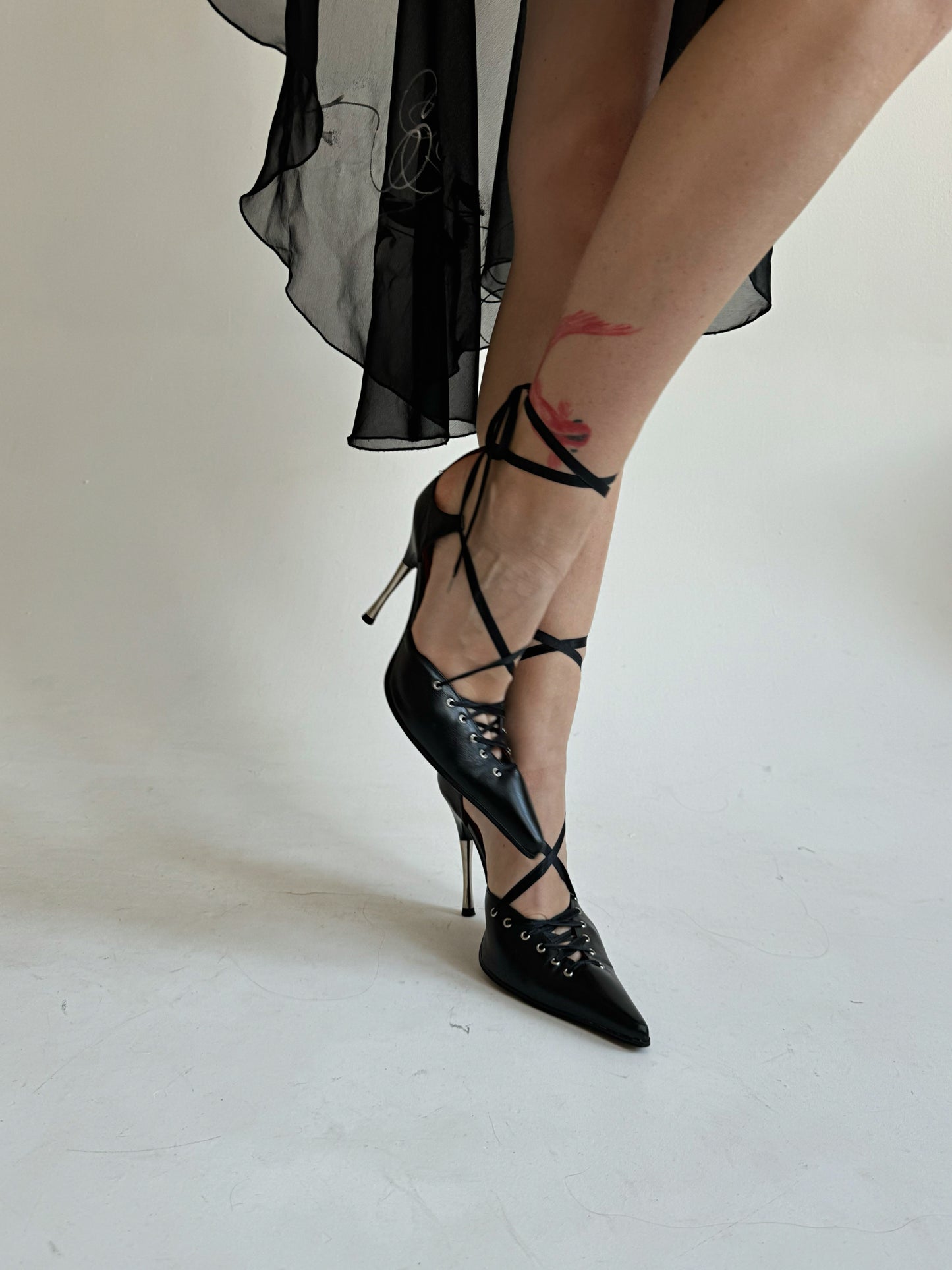 Vintage leather pointy heels