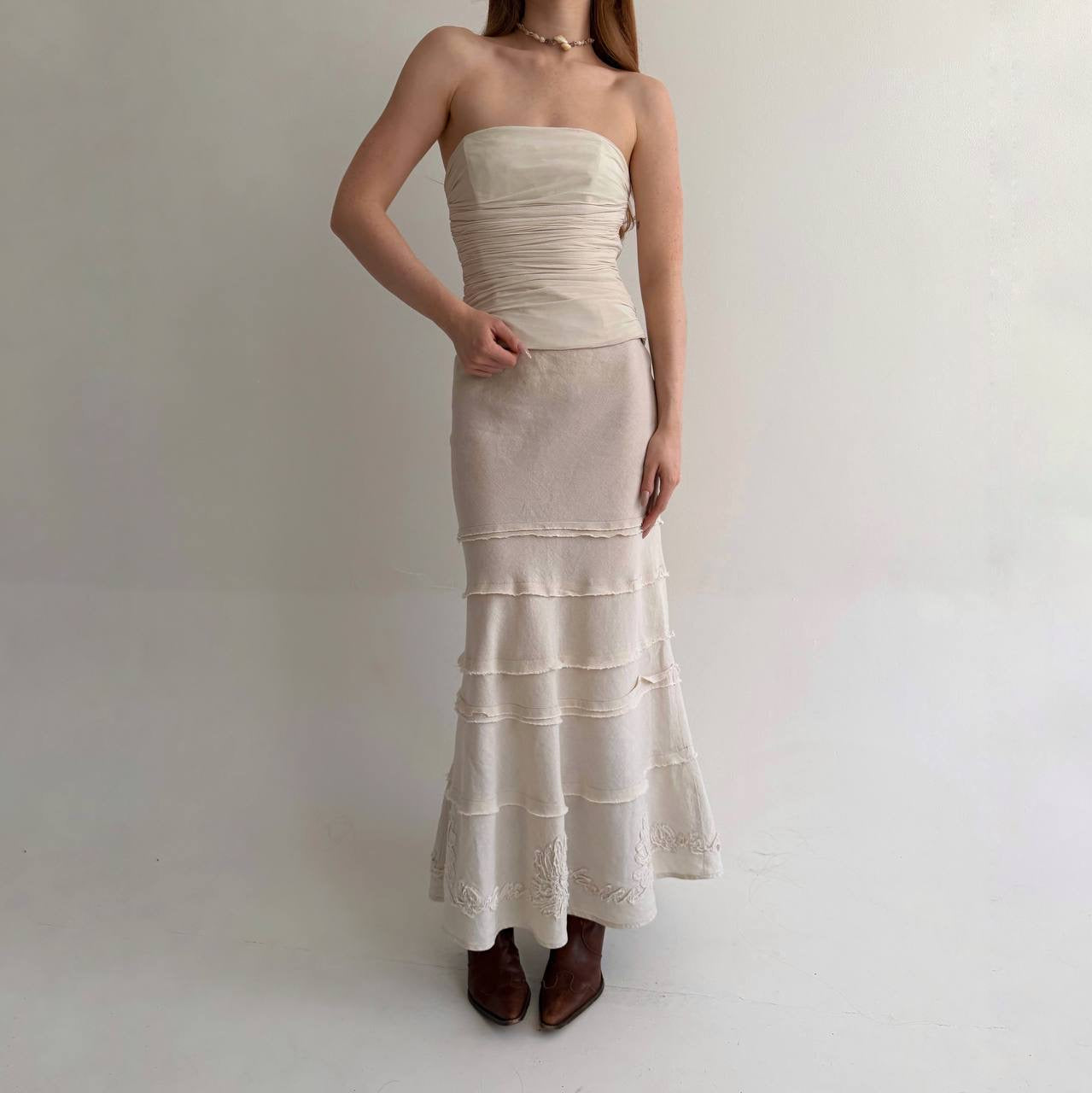 Y2K linen skirt with embroidery detail