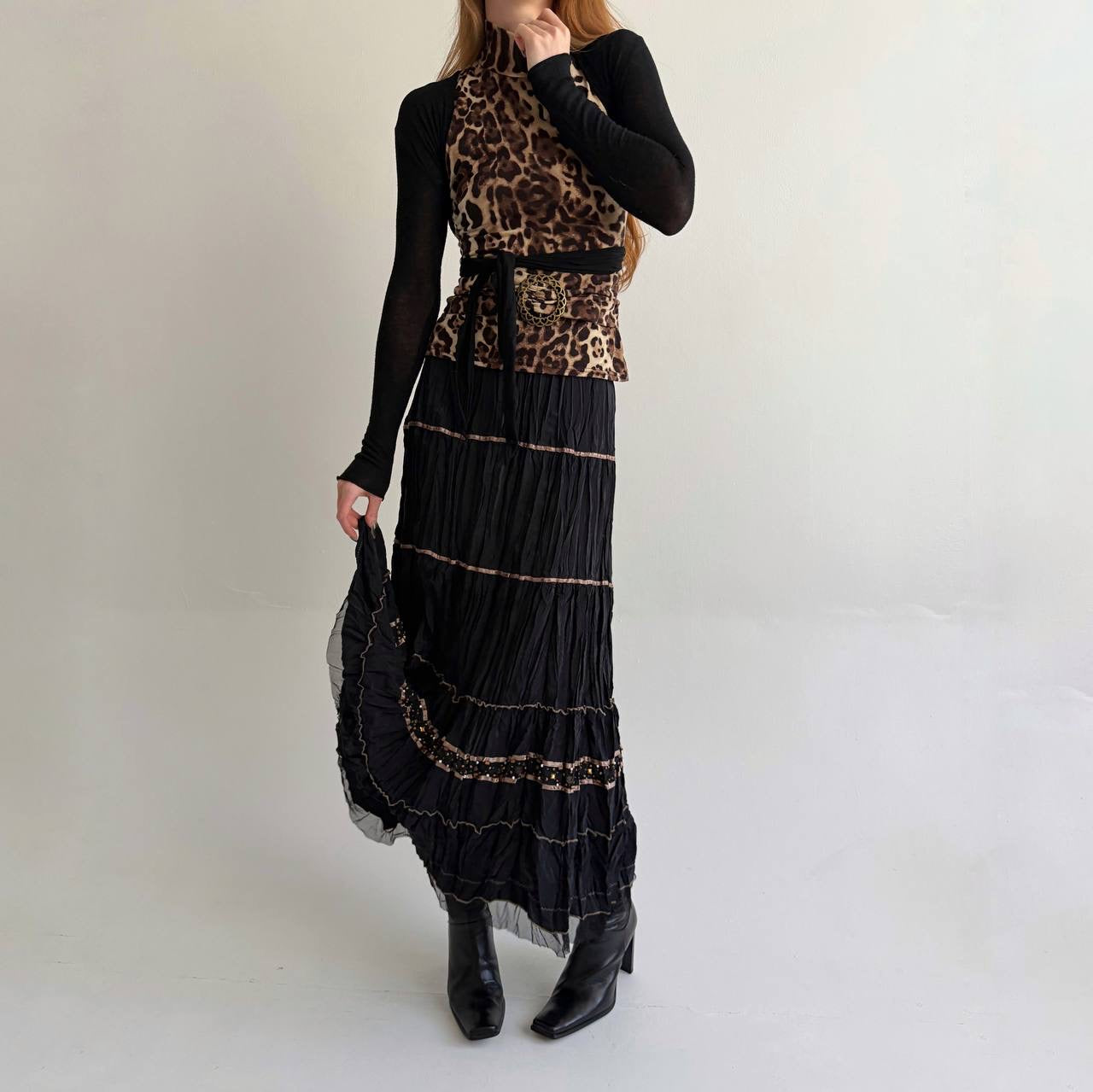 Vintage pleated black maxi skirt with beads