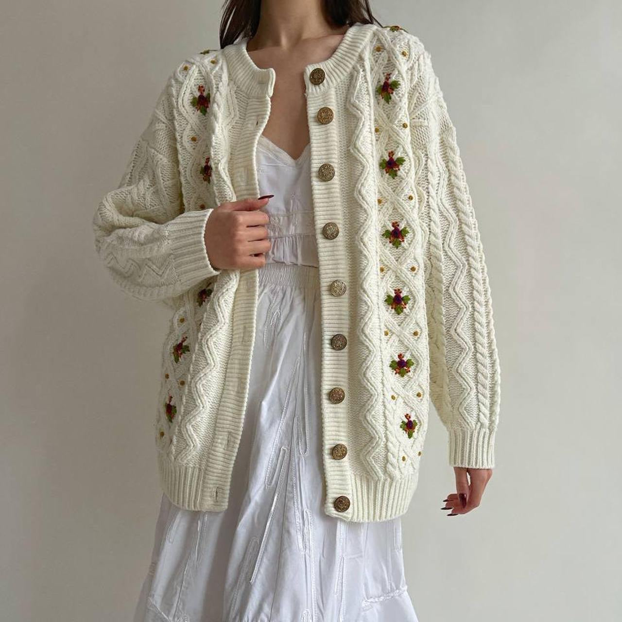 Vintage thick knitted cardigan with flower embroidery