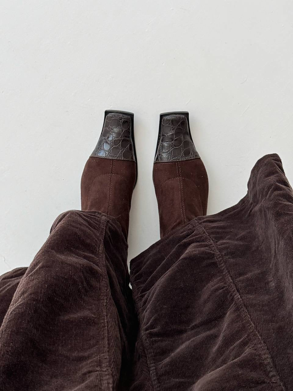 Vintage brown boots with python imitated toes