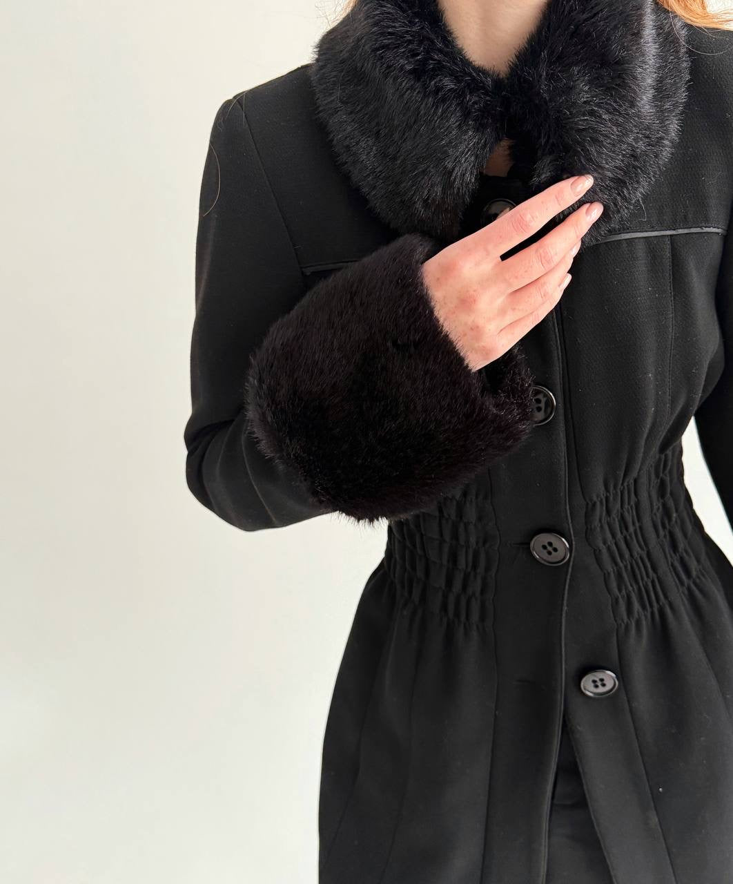 Y2K black waisted coat with fur collar