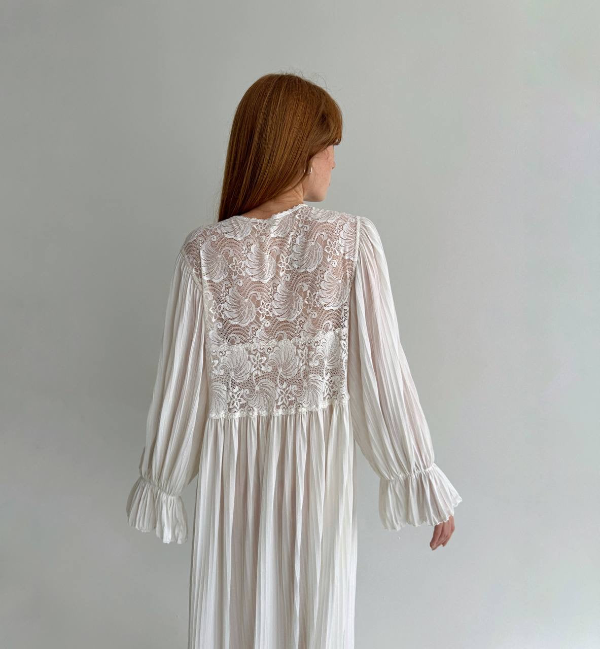 Vintage white night dress with lace