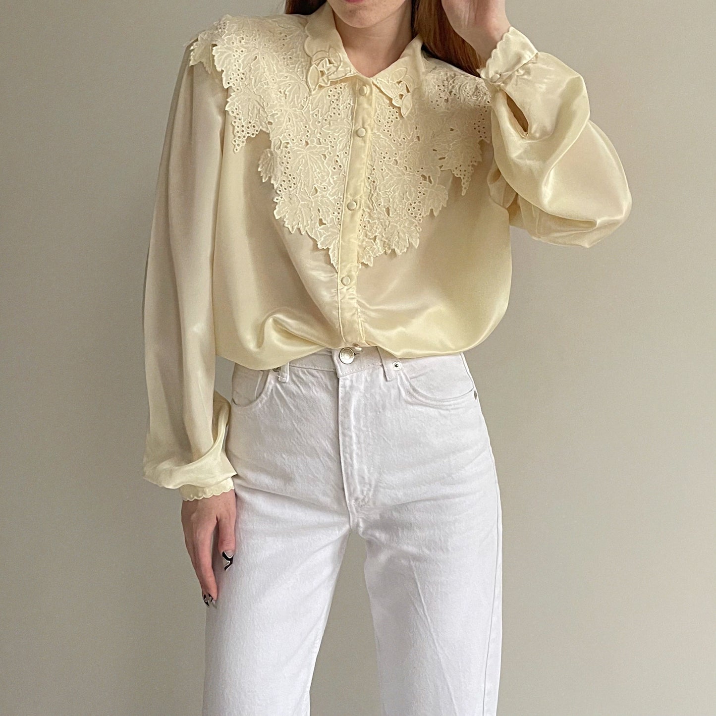 Vintage blouse with grape lives appliqué