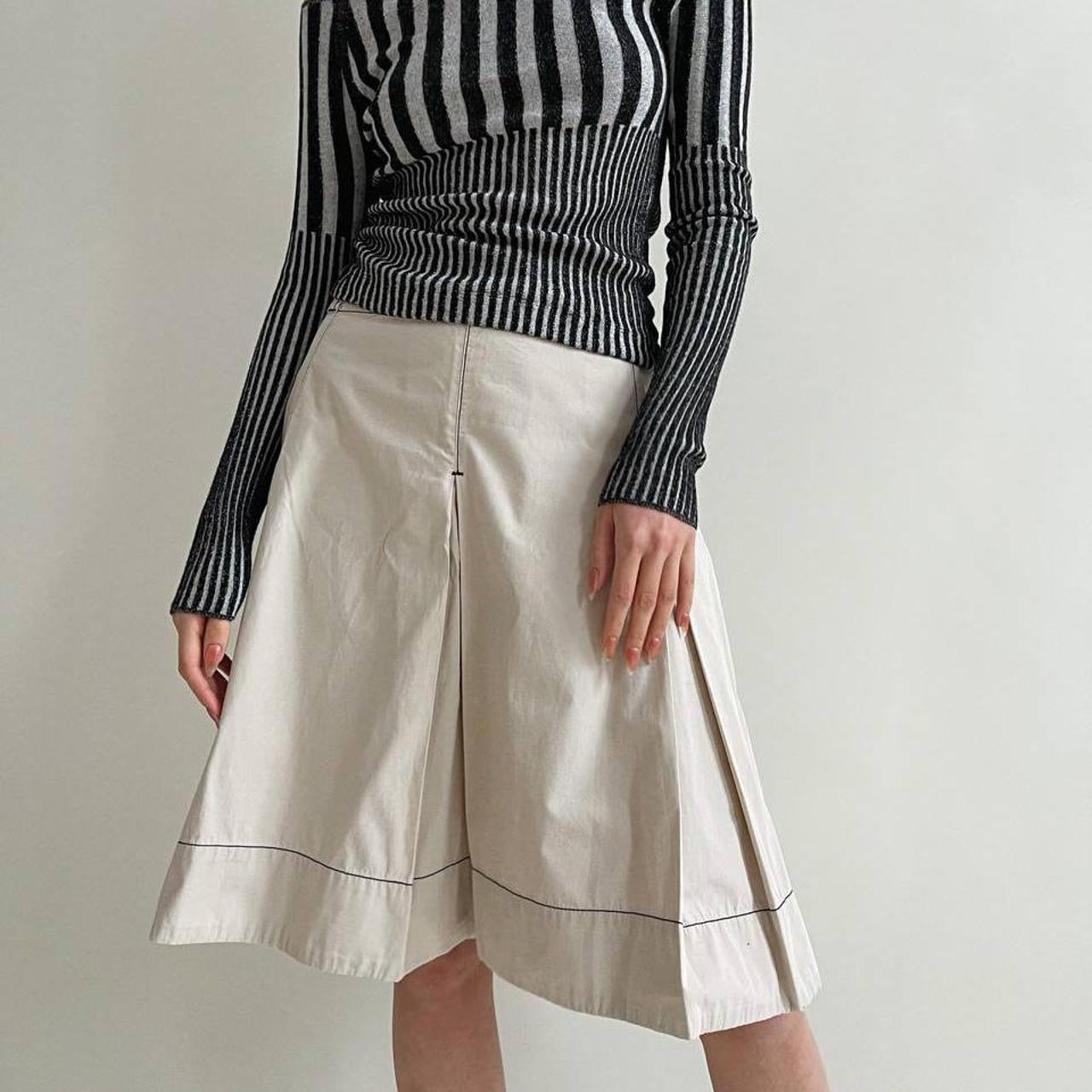 DKNY cotton beige pleated skirt