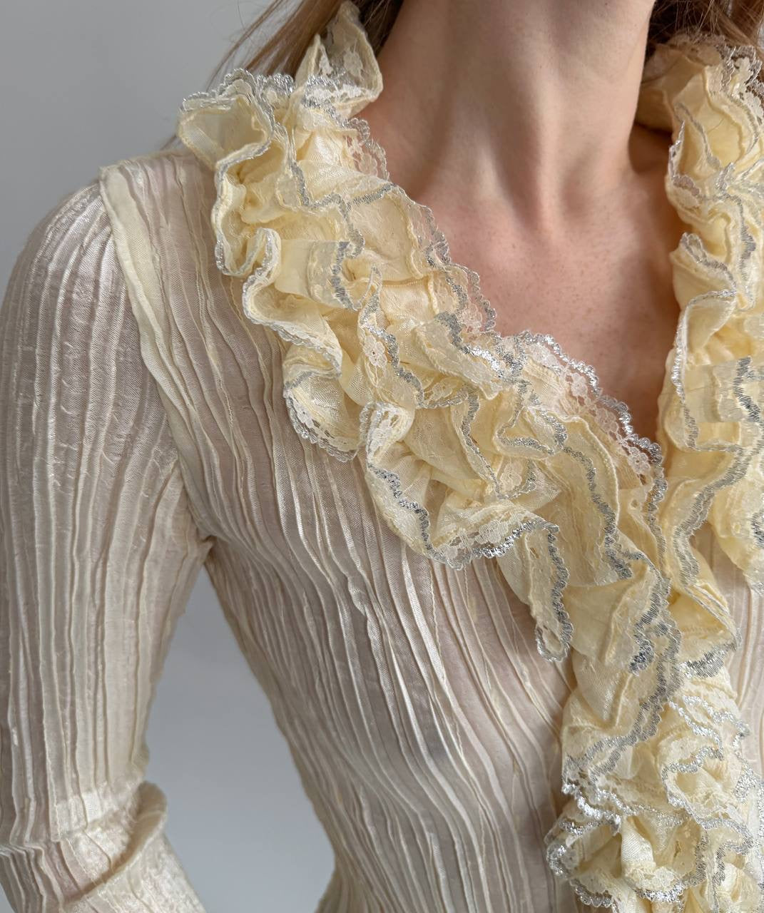 Vintage 65% silk pleated blouse with ruffles