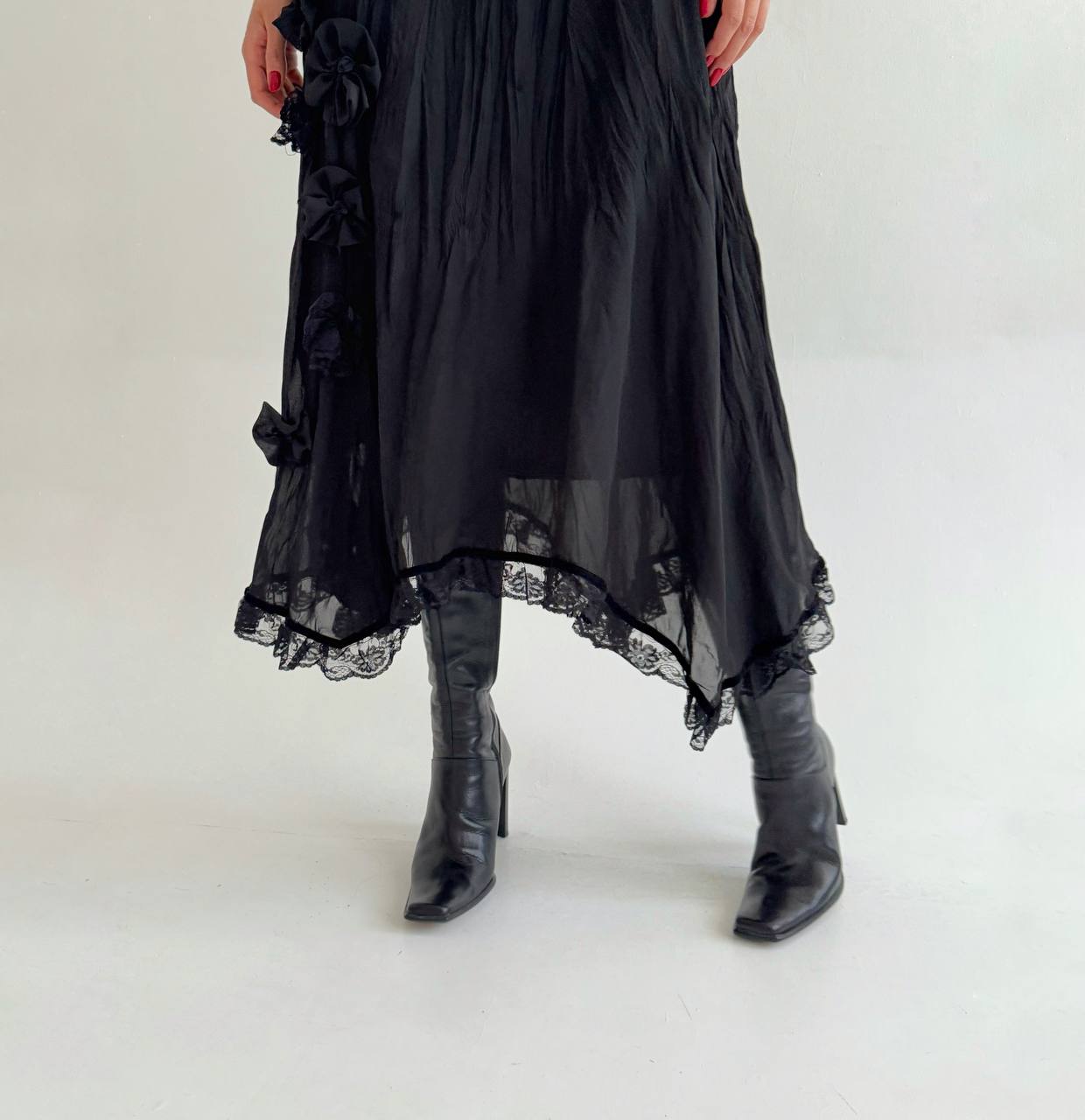 Vintage asymmetrical black lace flower appliqué skirt