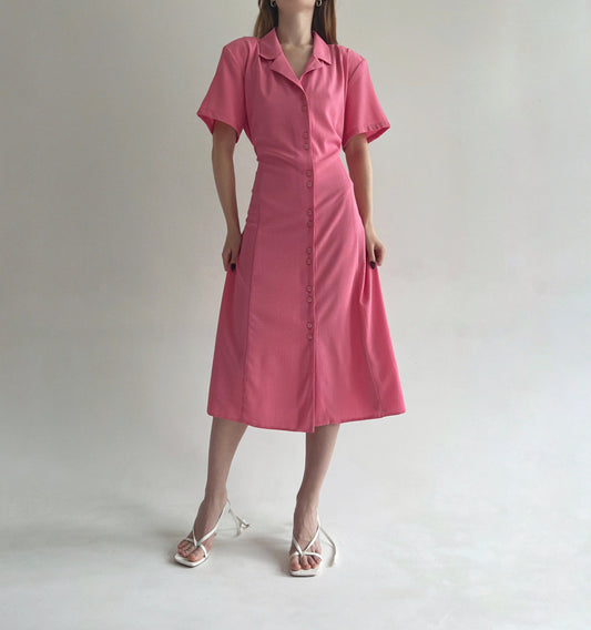 Vintage button up dress made of 67% viscose