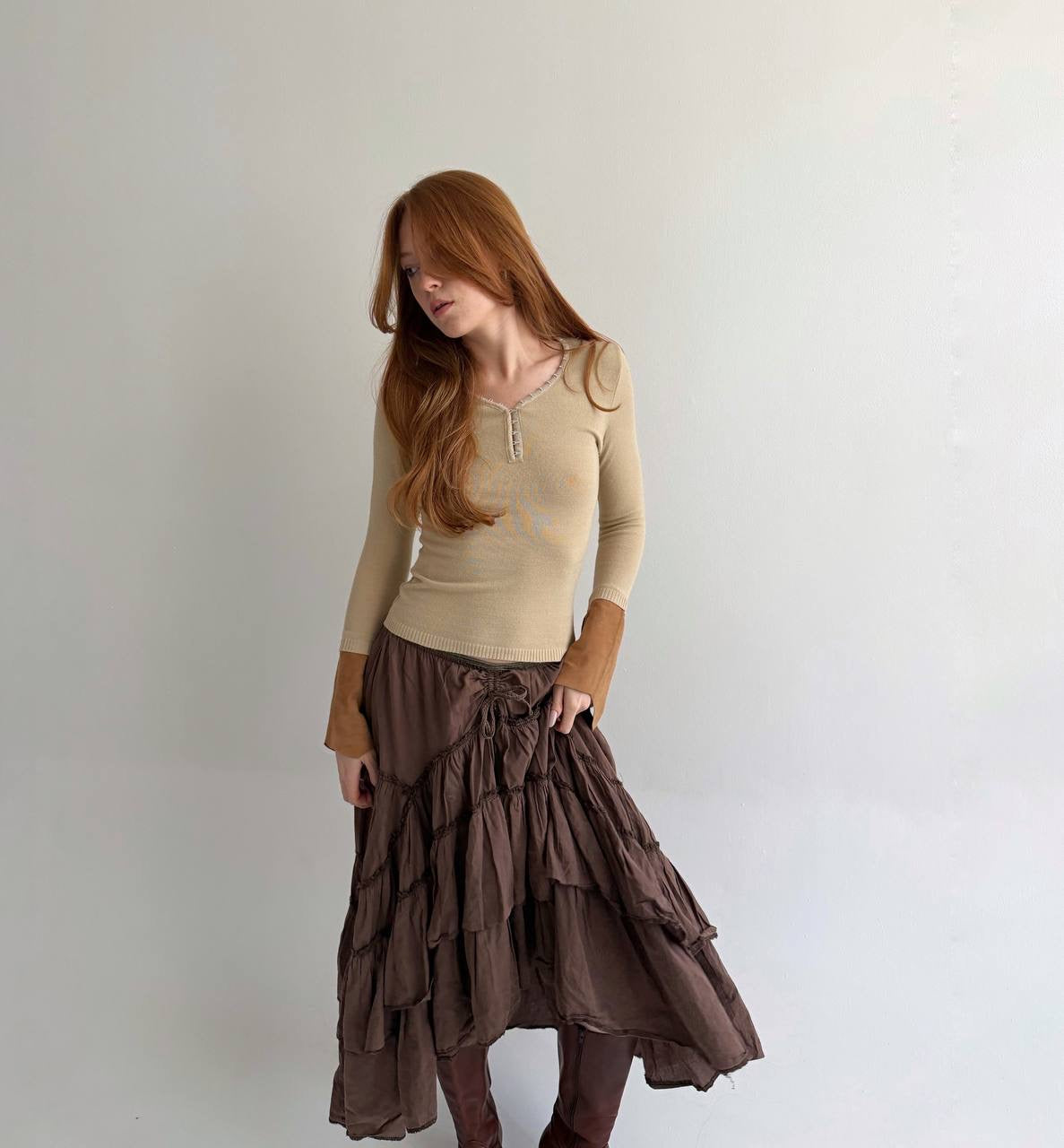Vintage fitted blouse with genuine leather cuffs