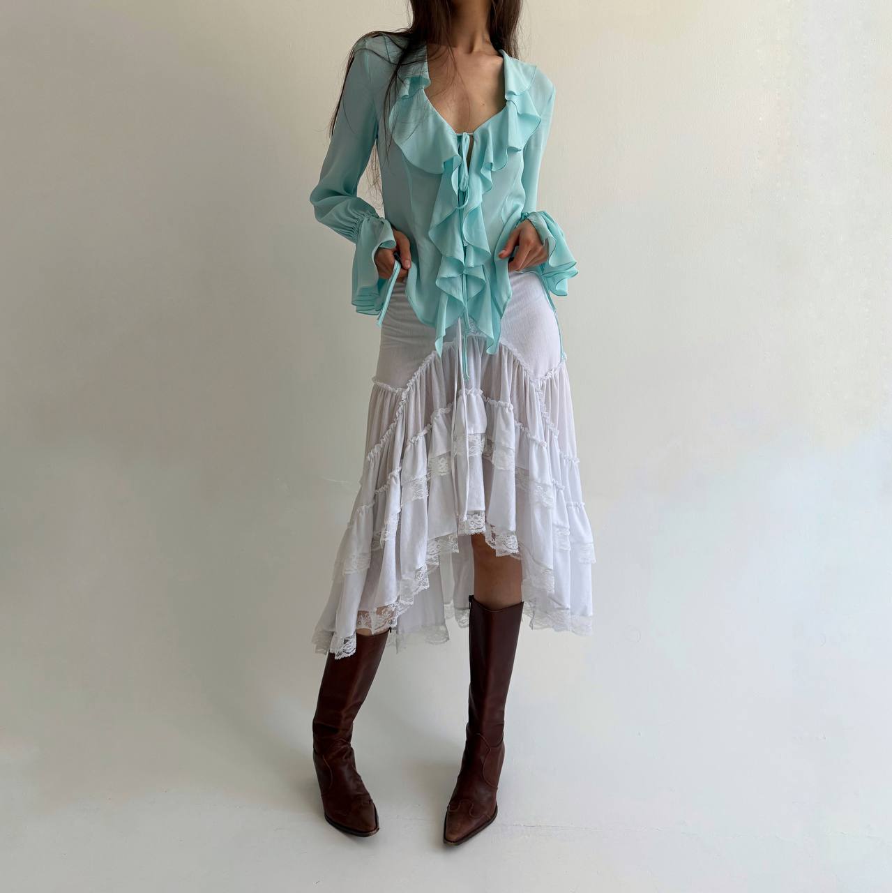 Vintage white asymmetrical skirt