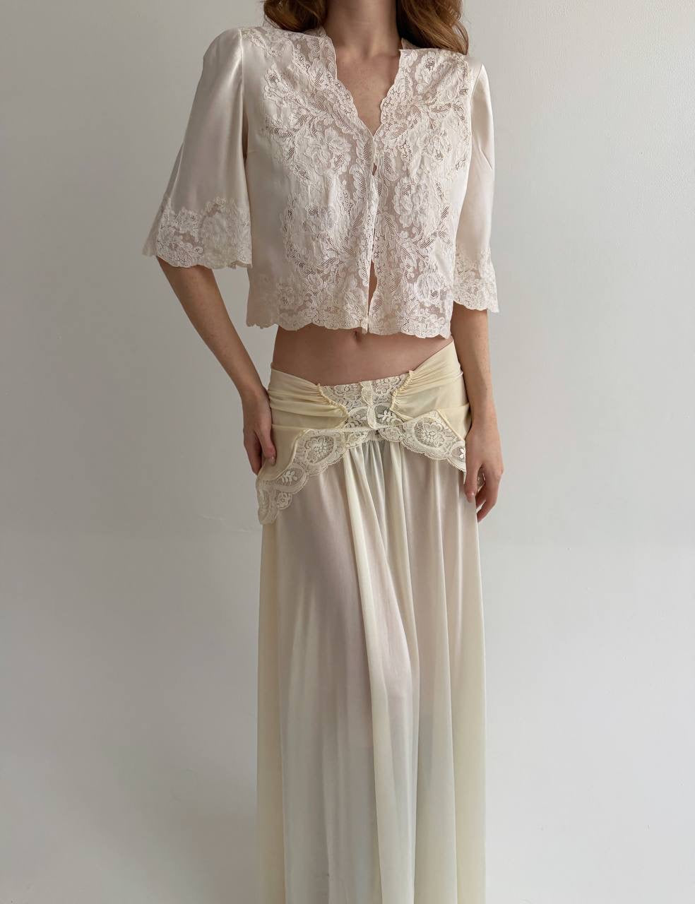 Vintage 1940s 100% pure silk satin cream blouse