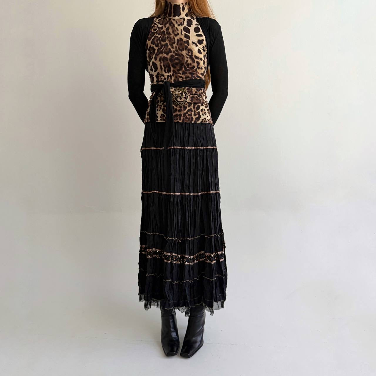 Vintage pleated black maxi skirt with beads
