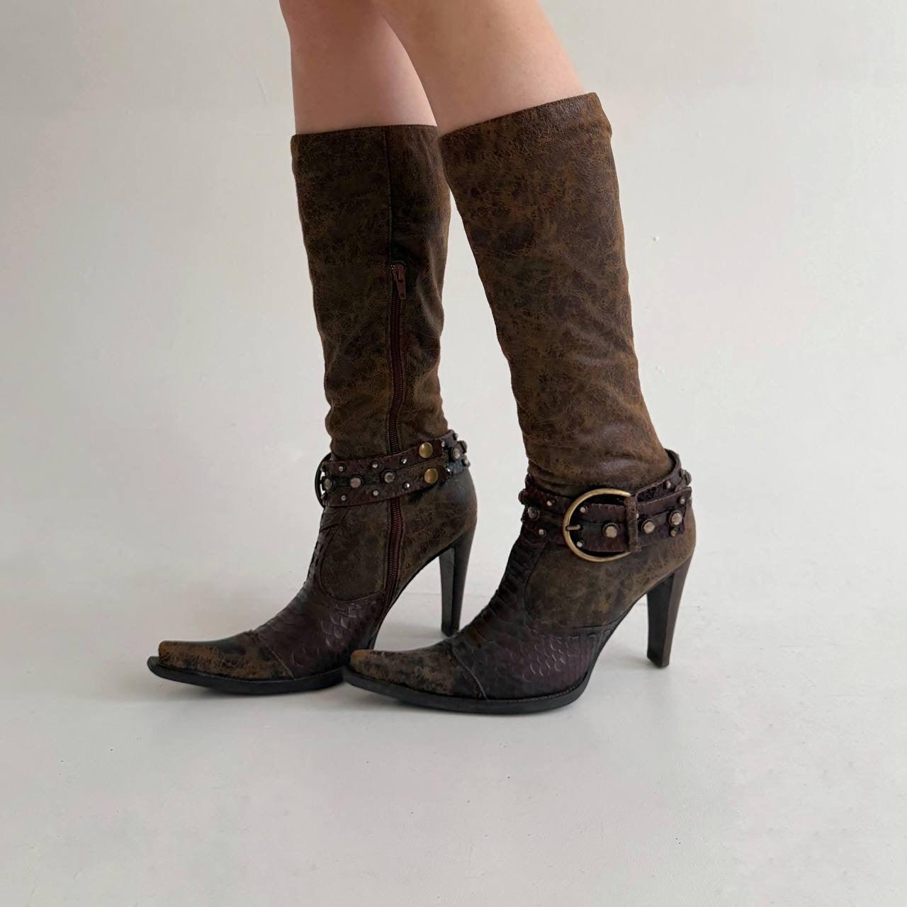 Vintage brown distressed style boots