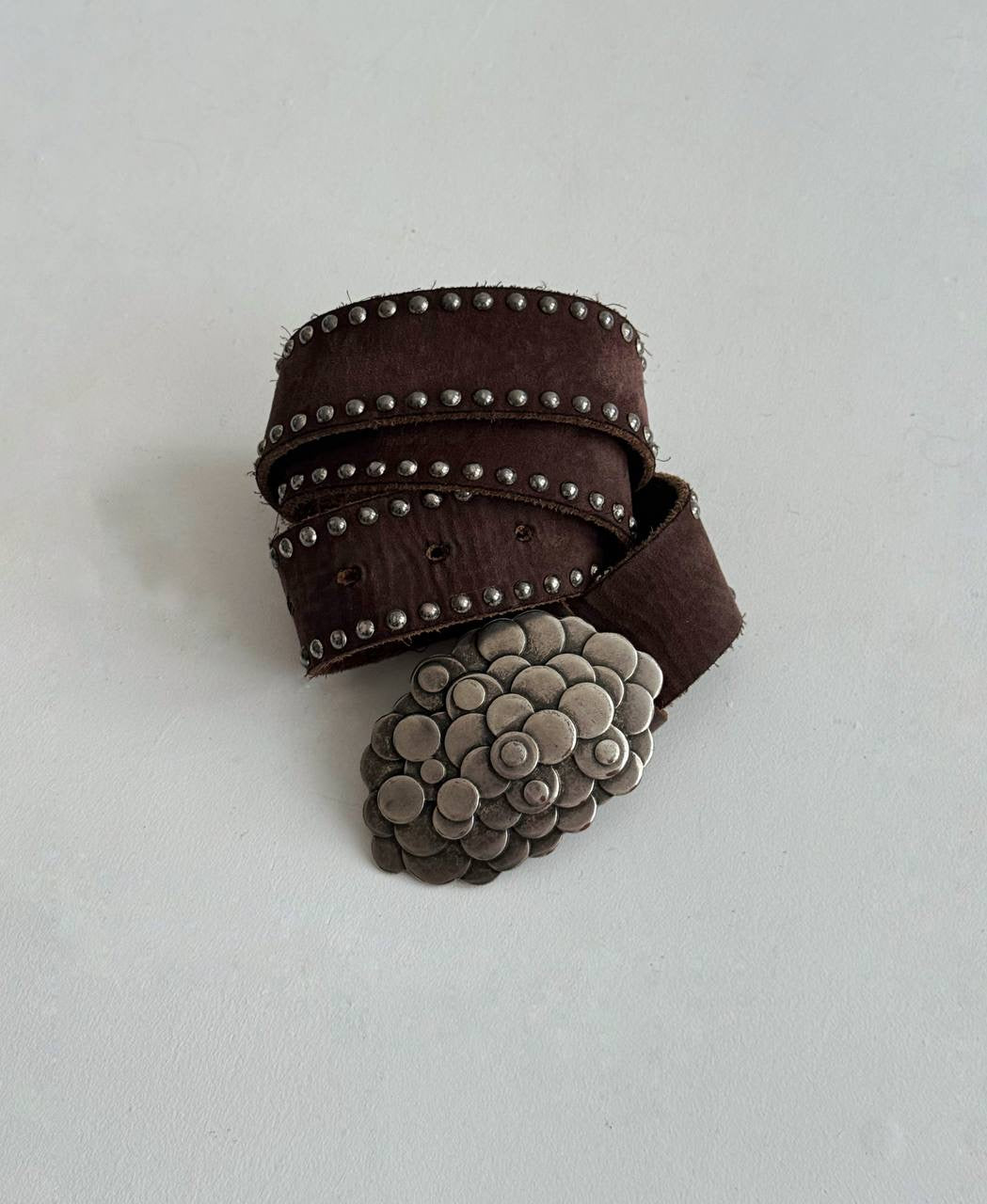 Vintage genuine leather belt with flower buckle