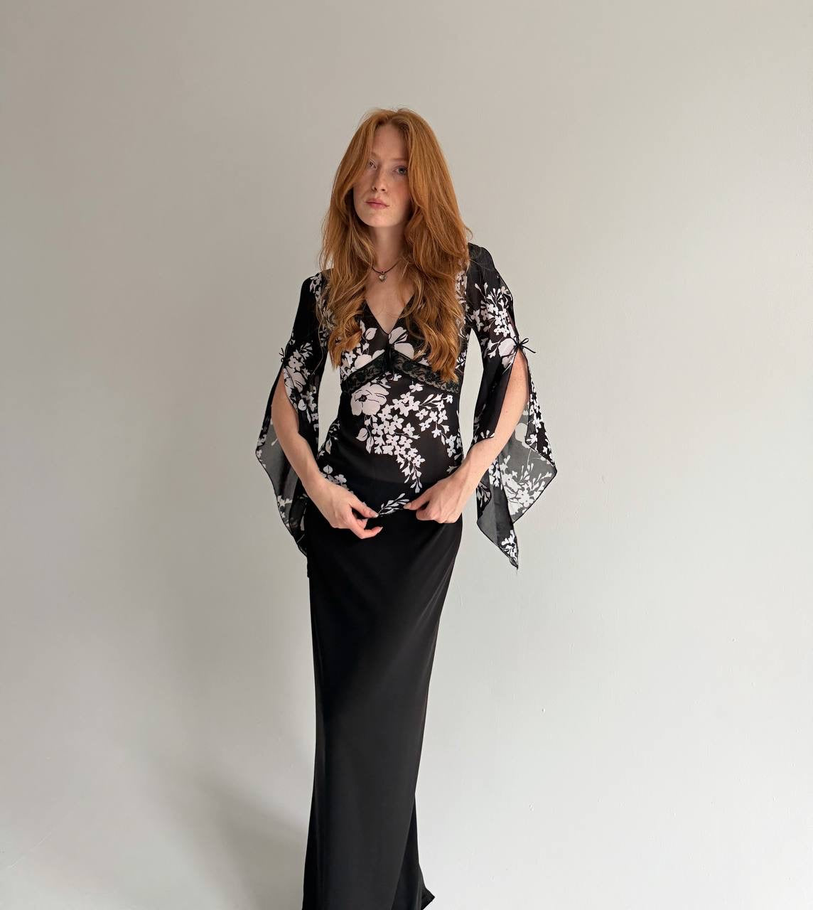 Vintage black & white floral semi blouse