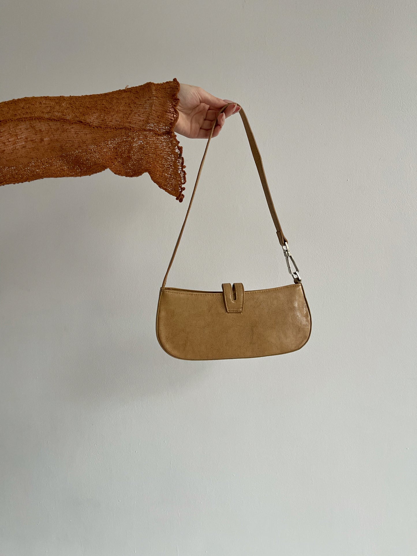 Vintage faux leather camel baguette bag