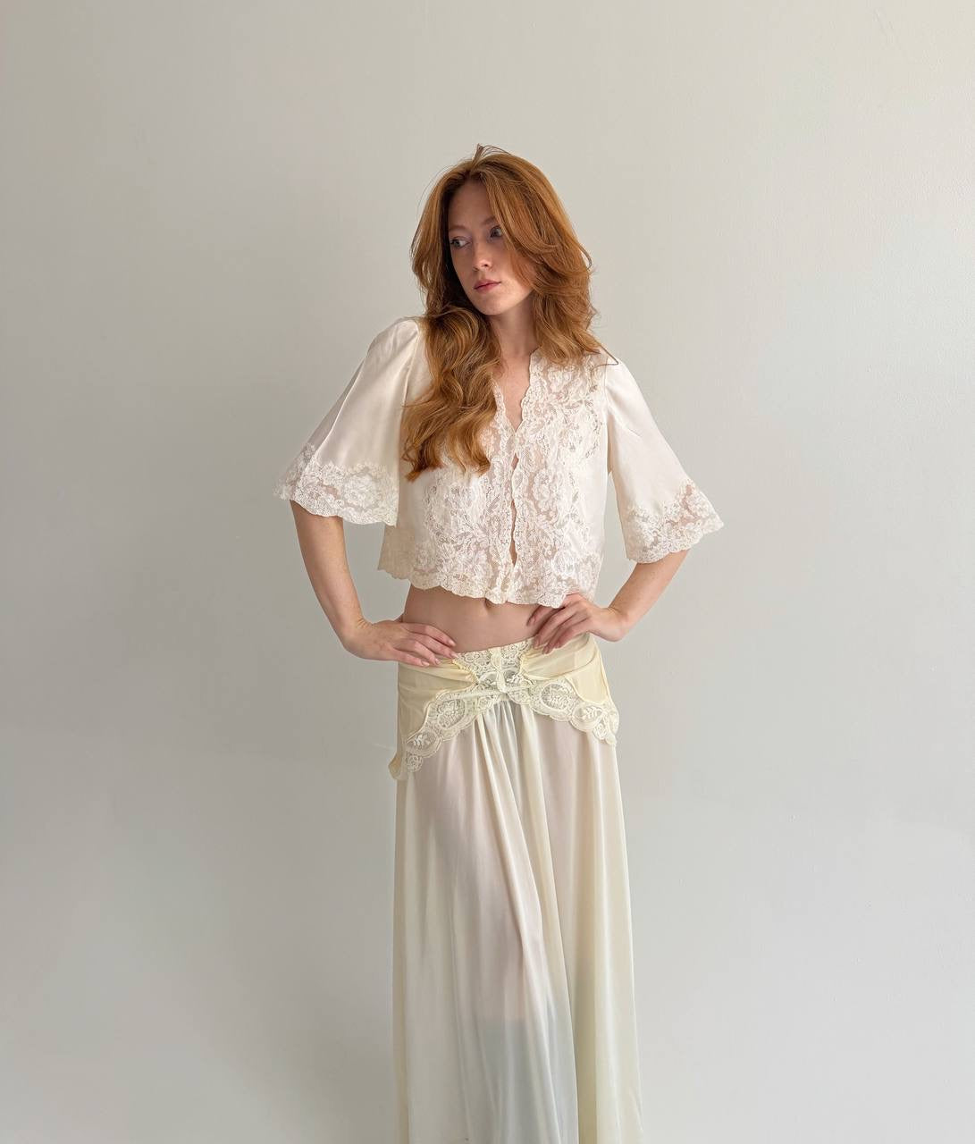 Vintage 1940s 100% pure silk satin cream blouse