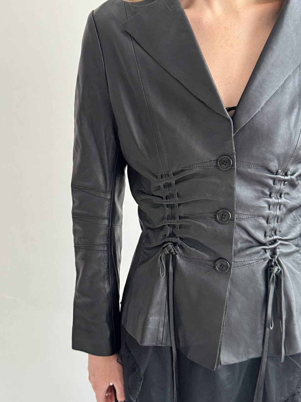 Vintage genuine leather black fitted jacket