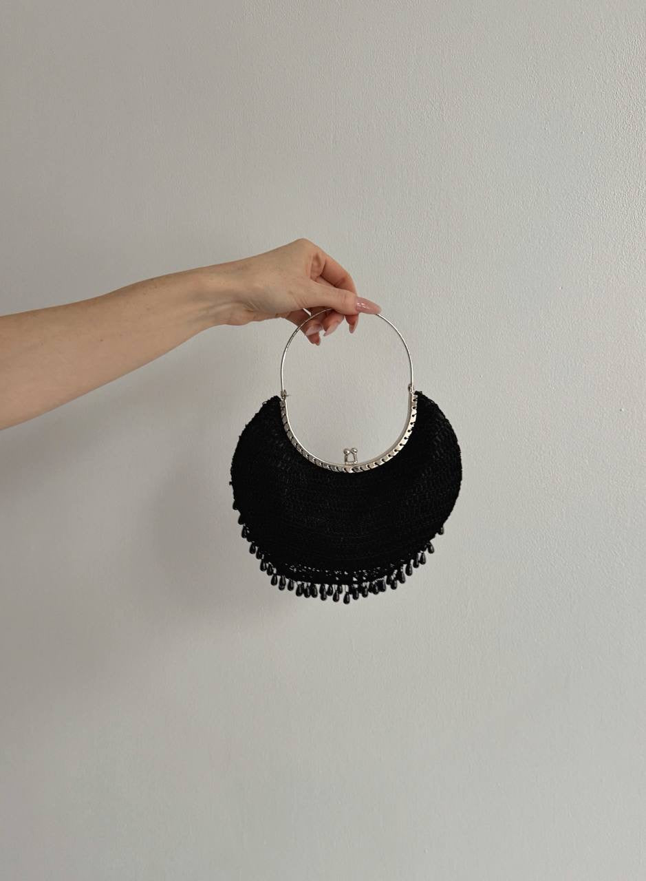 Vintage beaded round hand bag with steel round hand