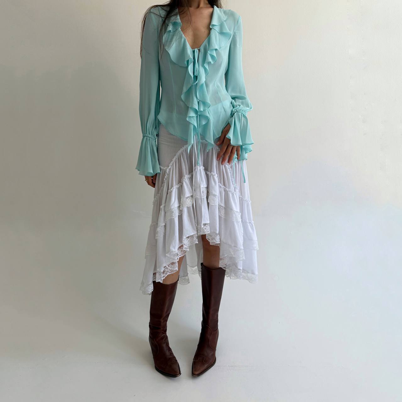 Vintage white asymmetrical skirt
