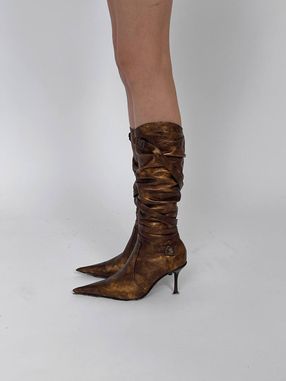 Vintage bronze gathered pointy boots with belts