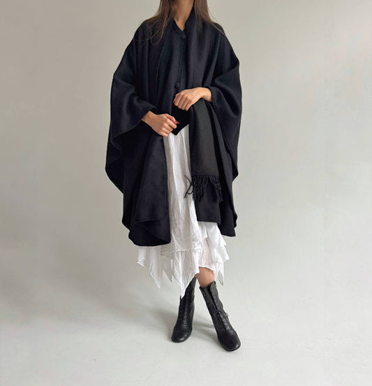 Vintage 100% alpaca poncho