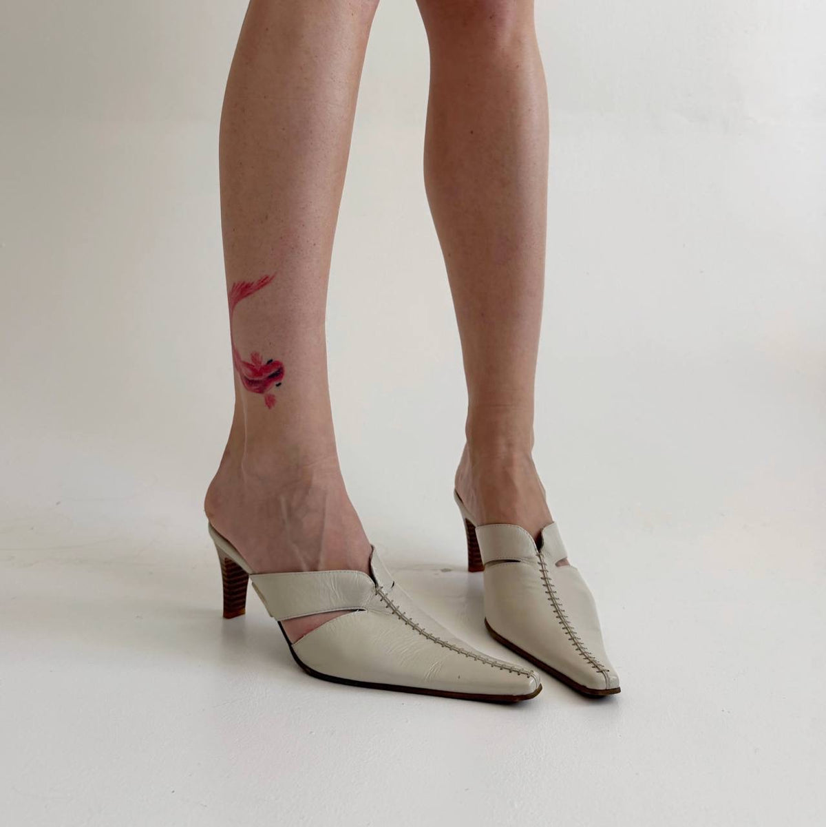 Vintage genuine leather ivory mules