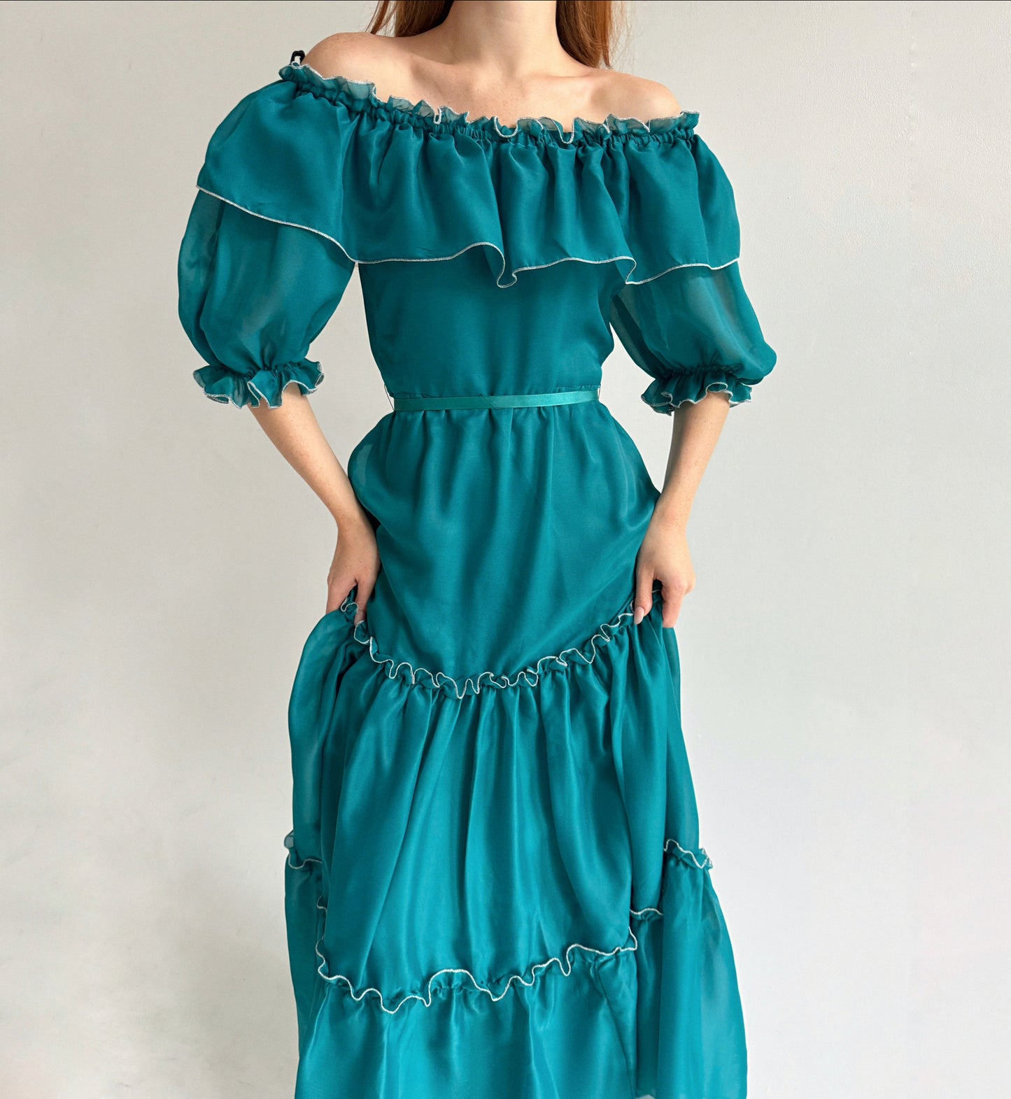 Vintage dress with ruffled and elastic neckline