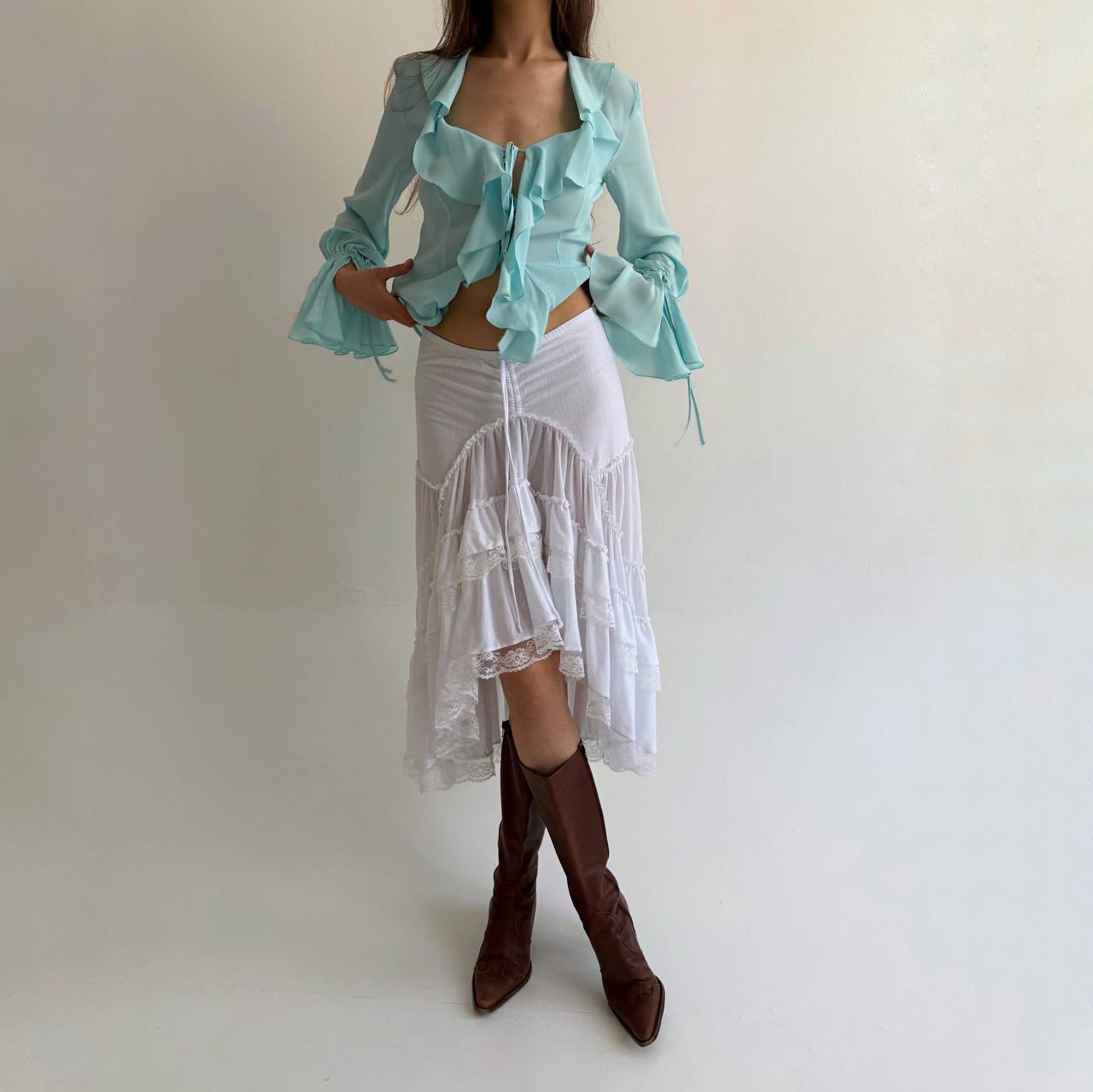Vintage white asymmetrical skirt