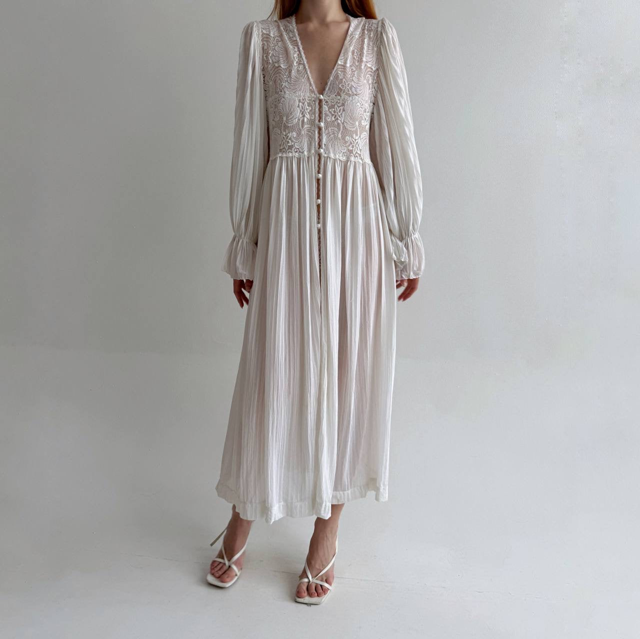 Vintage white night dress with lace