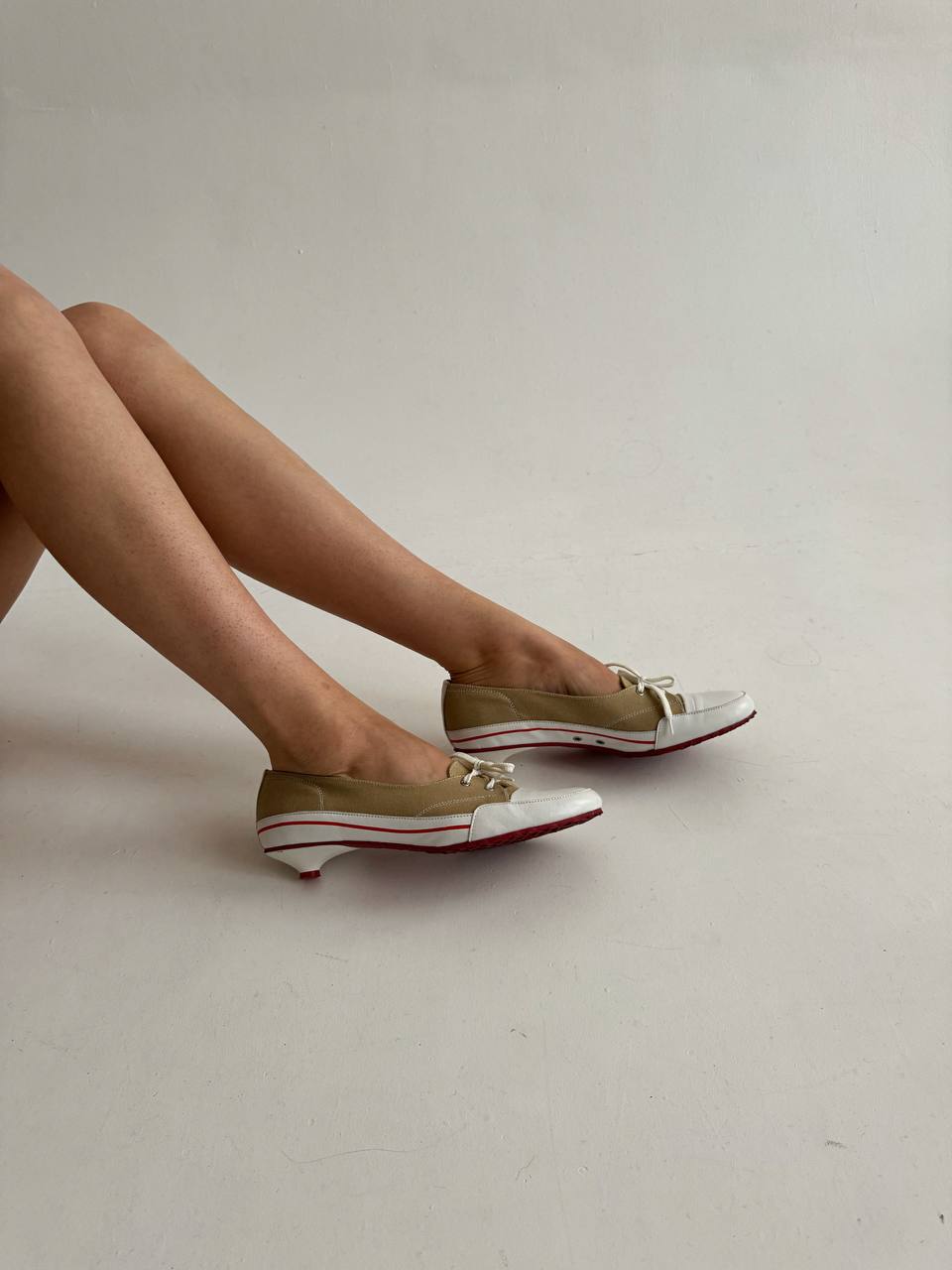 Vintage sporty kitten heels