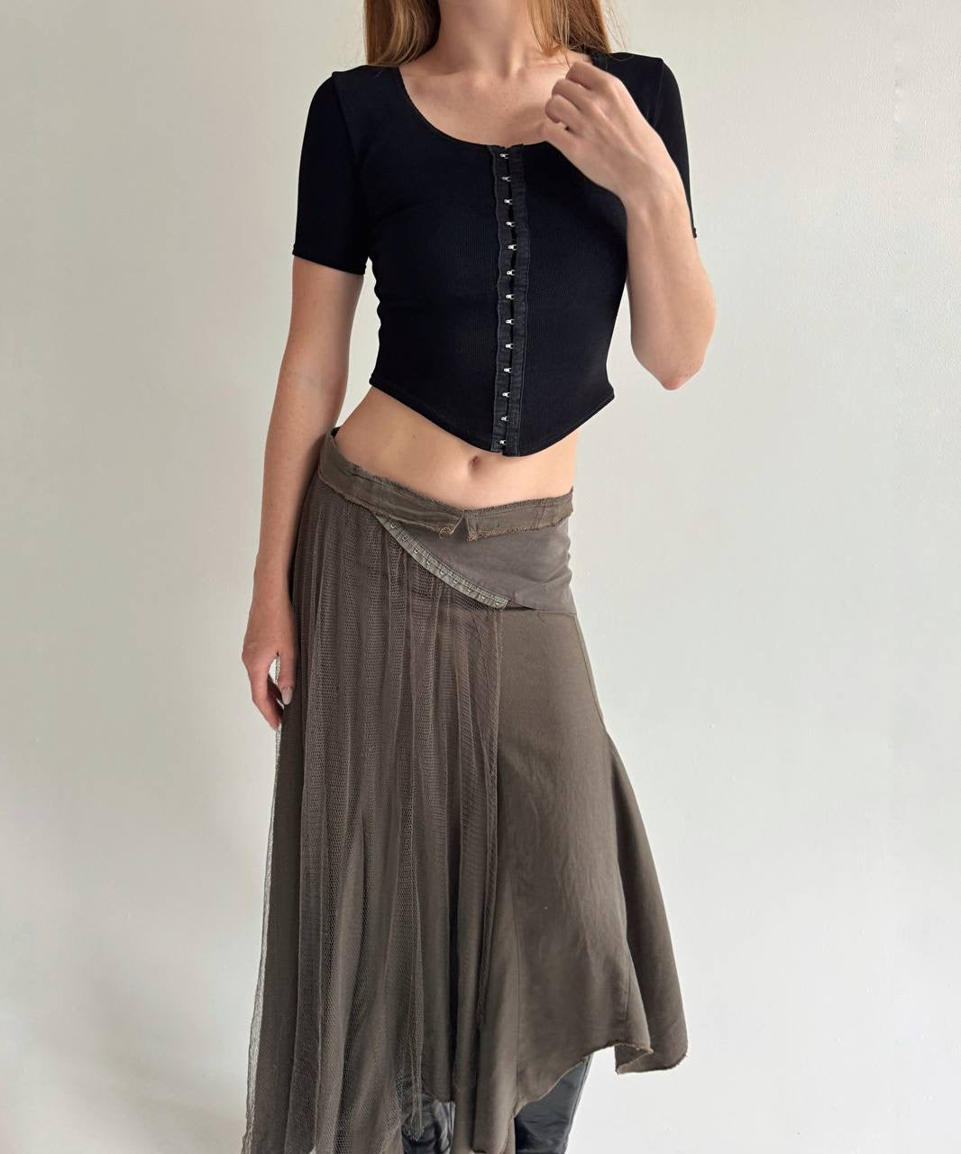 Y2K black ribbed busk closure crop top