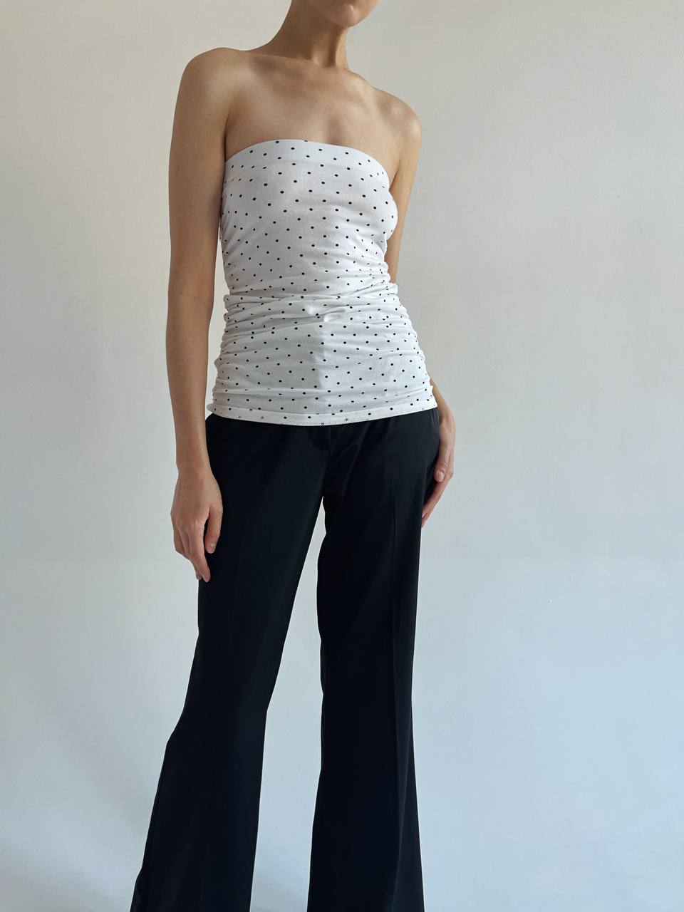 Y2K white cotton strapless blouse with polka dot pattern