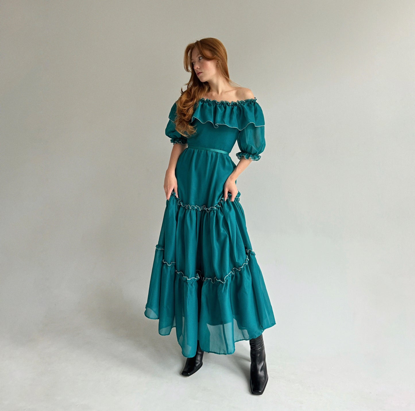 Vintage dress with ruffled and elastic neckline