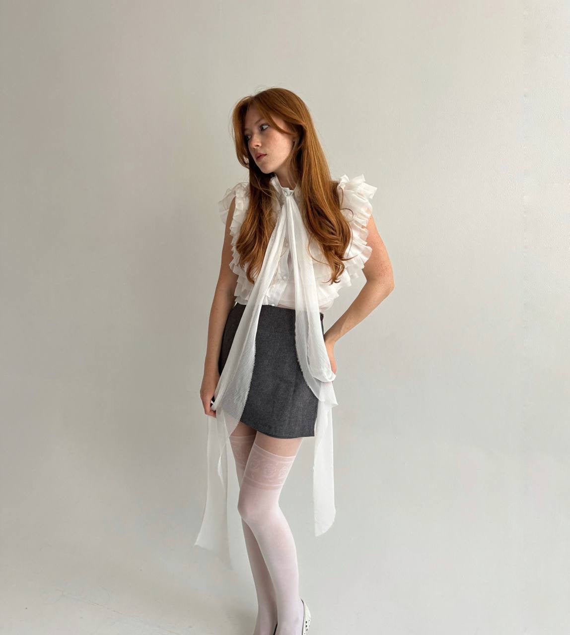 Vintagewhite blouse with raw trim ruffles