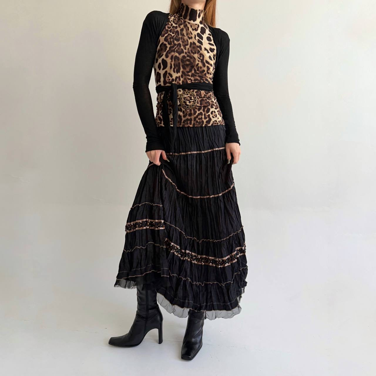 Vintage pleated black maxi skirt with beads