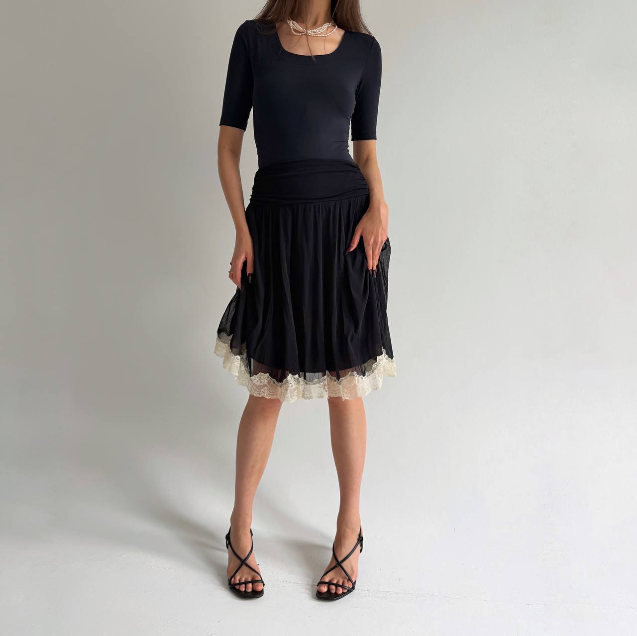 Vintage skirt with lace