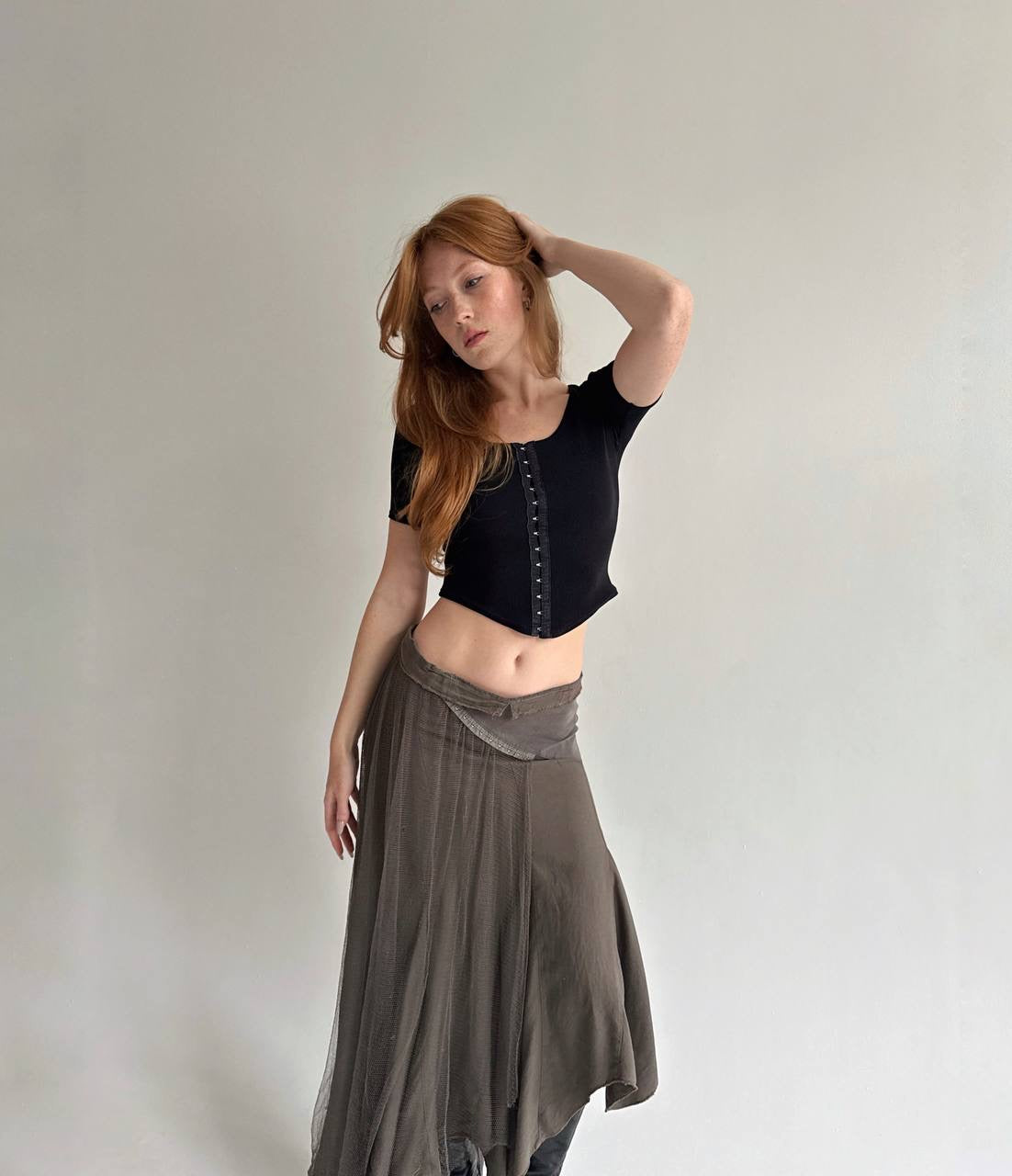 Y2K black ribbed busk closure crop top