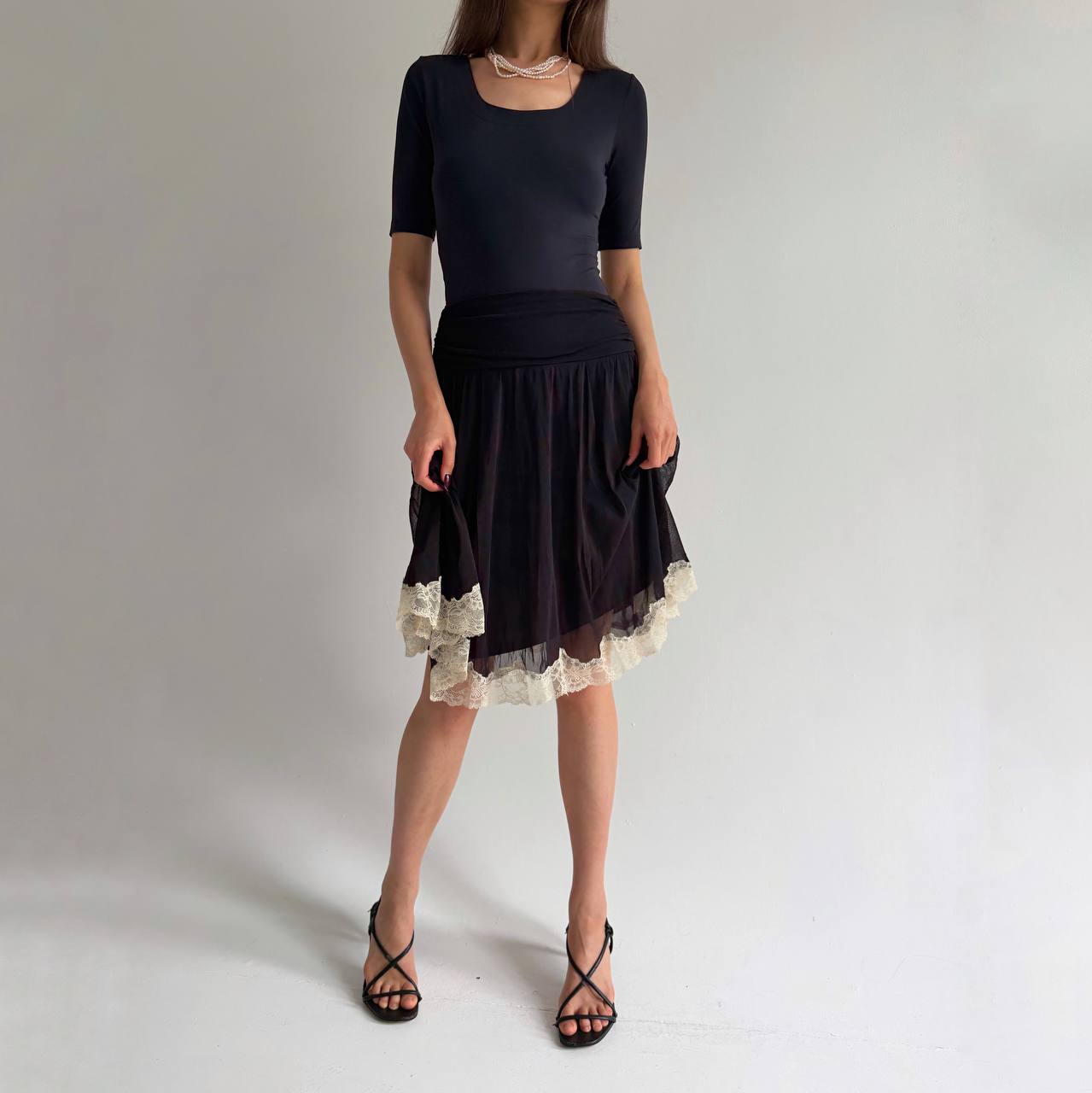 Vintage skirt with lace