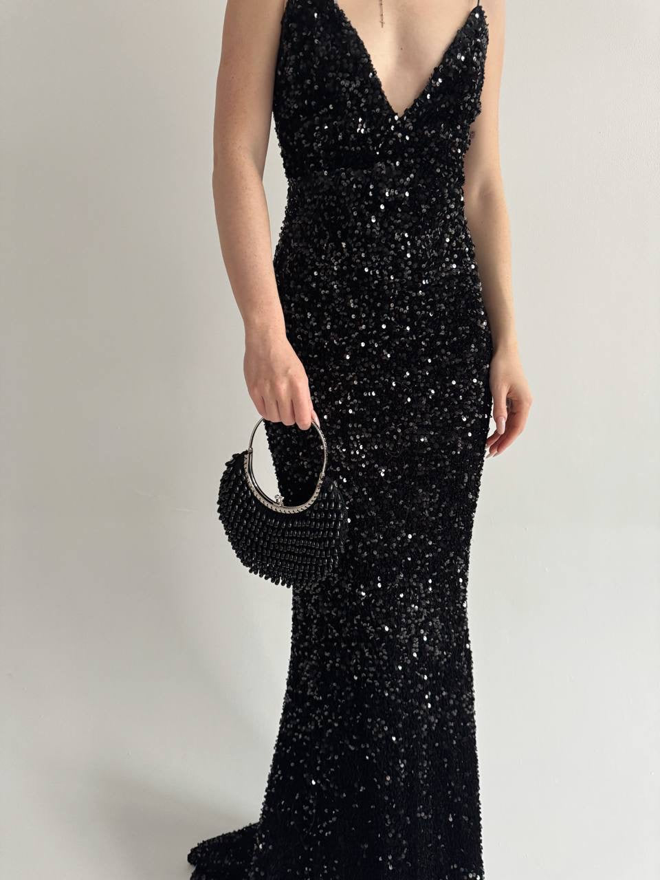 Vintage beaded round hand bag with steel round hand