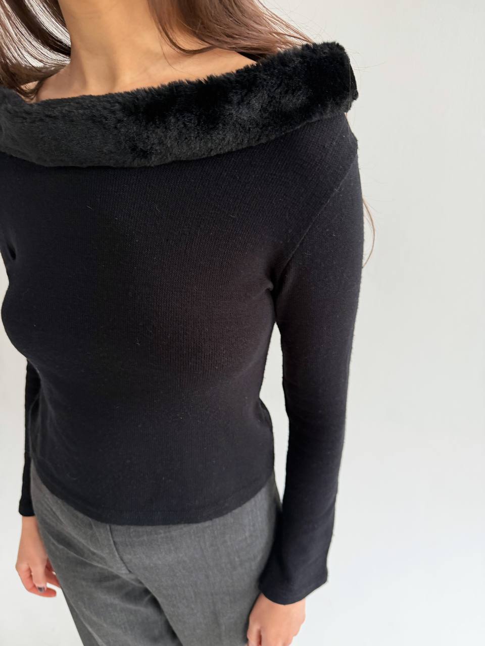 Vintage blouse with faux fur