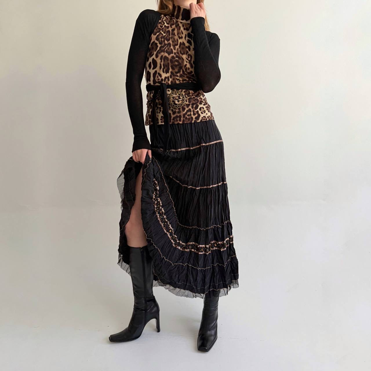Vintage pleated black maxi skirt with beads