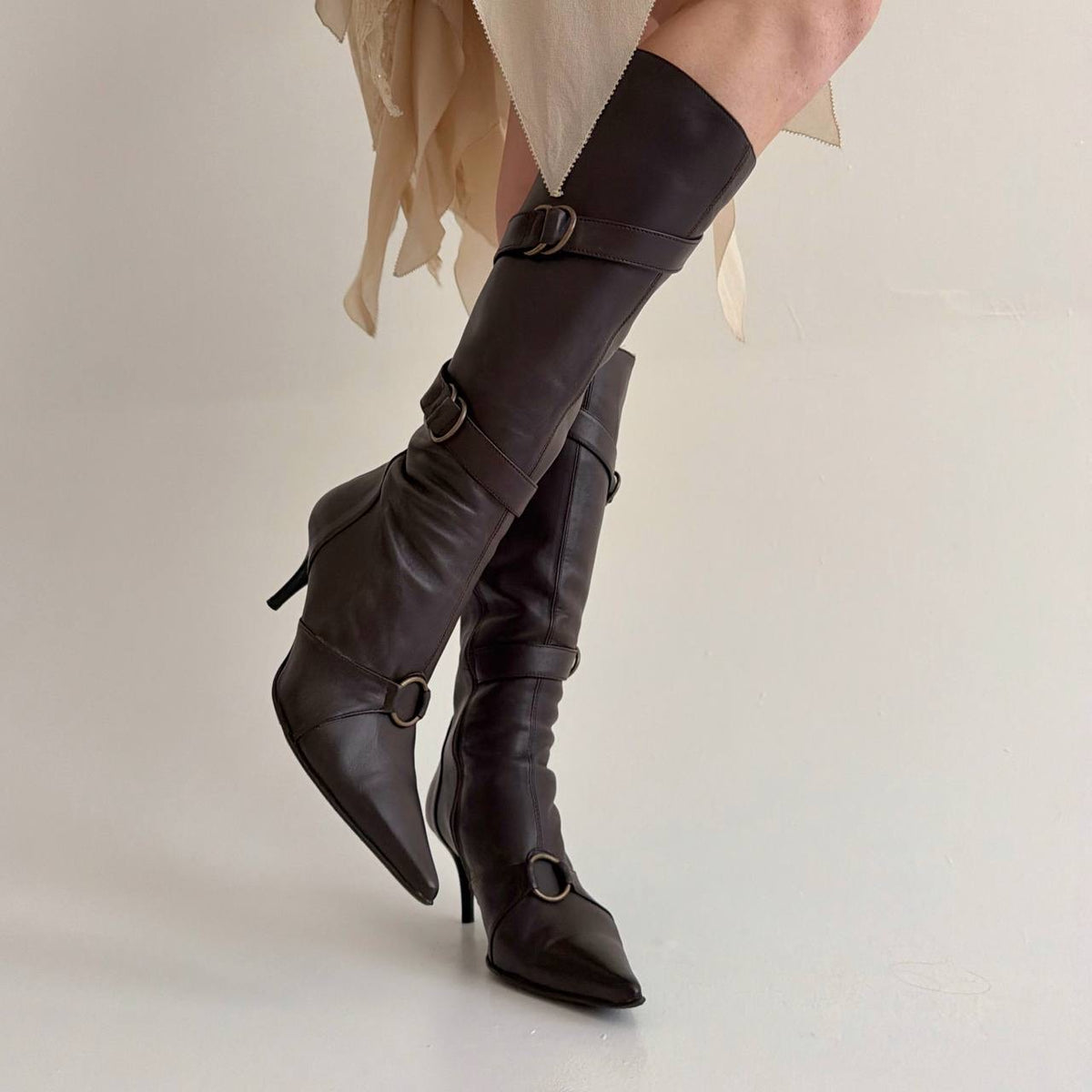 Vintage faux leather brown knee high pointy boots with belts